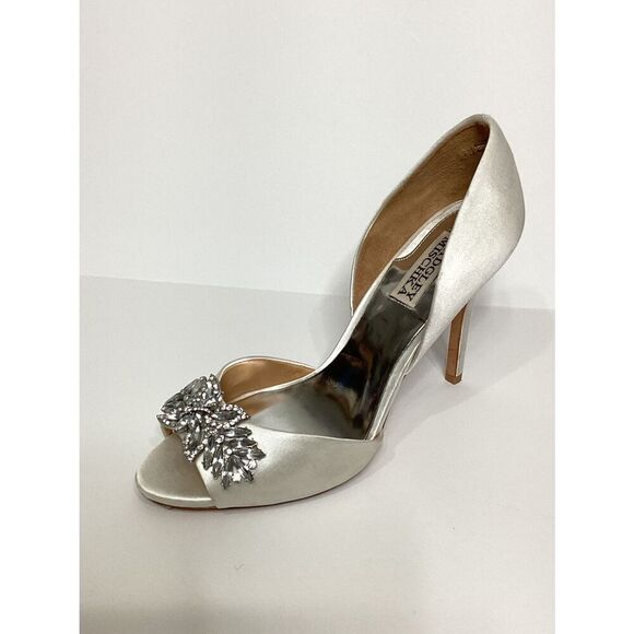 New. Womens Badgley Mischka Nikki Peep Toe Heels, White. Retails $245 - Picture 14 of 16